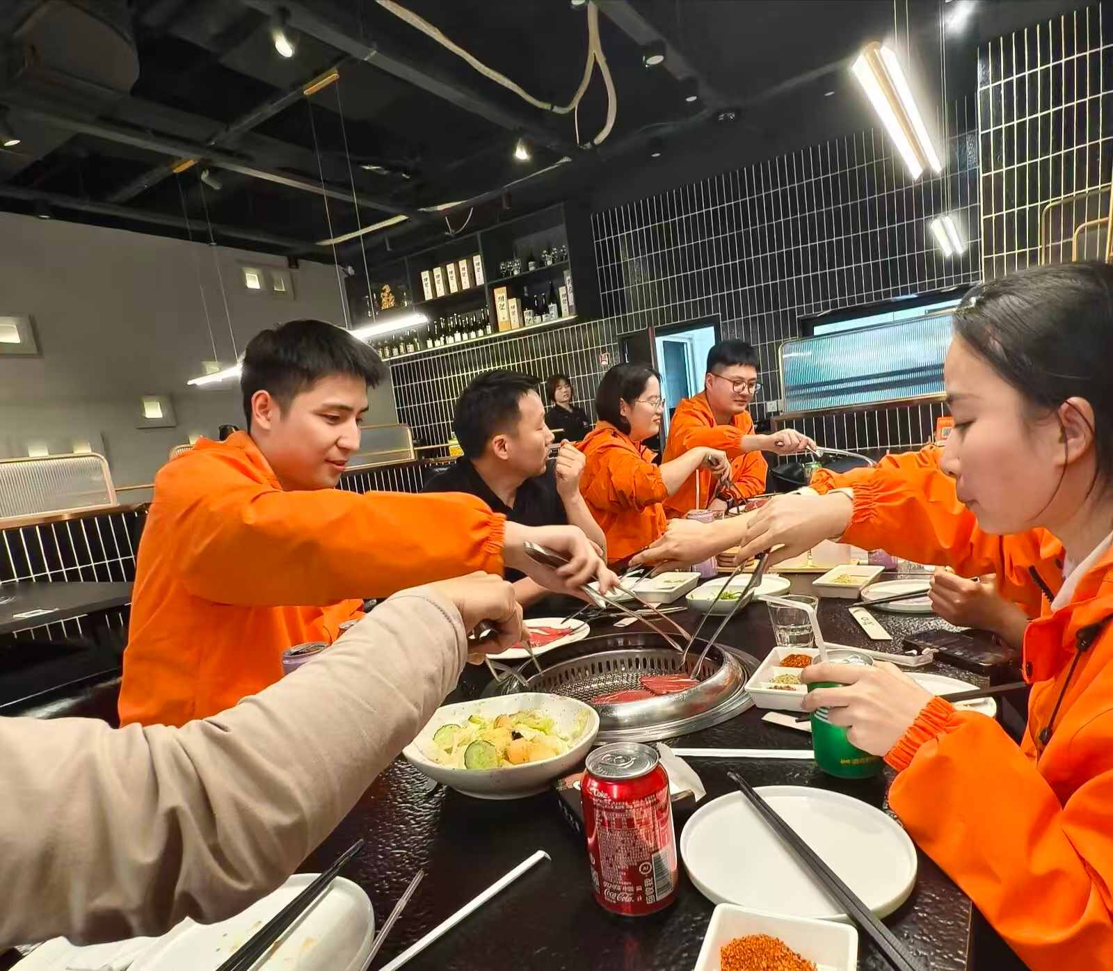 Com ajuda l'activitat de Team Building a Zhejiang SEAVERO a optimitzar la R+D i la producció de la màquina de cafè domèstica?